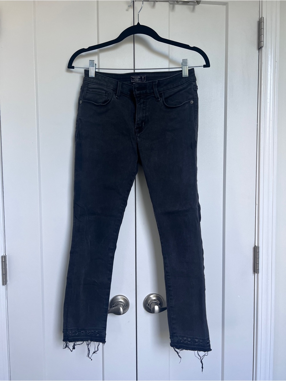 Abercrombie & Fitch Black Raw-Hem Cropped Skinny Jeans